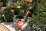 Vue sur le jardin du bas de la villa